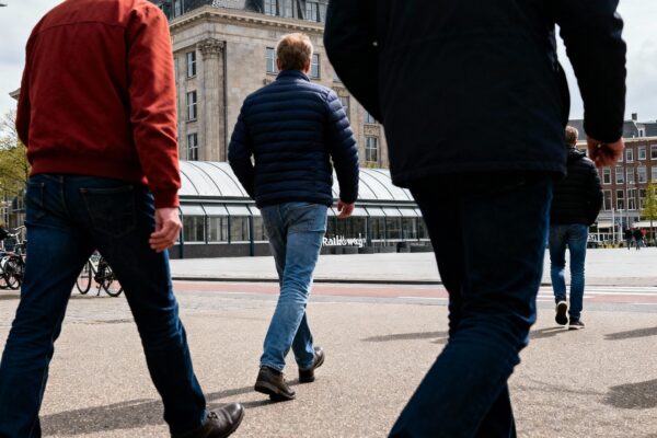 Bewoners groenoord stappen naar raad van state om grote bedrijven aan hallenweg te voorkomen