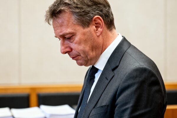 Katwijkse wethouder mostert emotioneel na goedkeuring valkenhorst-plan