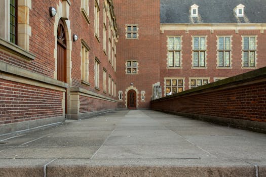 Recht en Economie Leiden: inhoud, toelating en kansen