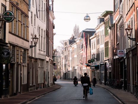 Het weer Leiden vandaag: temperatuur, regen en wind