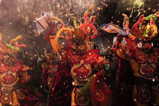 Festivalpubliek in Leiden bij een lifestyle-event met foodtrucks, jazz, film en speciaalbier